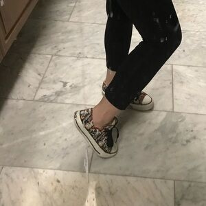 Converse sneakers beautiful color size 5.5